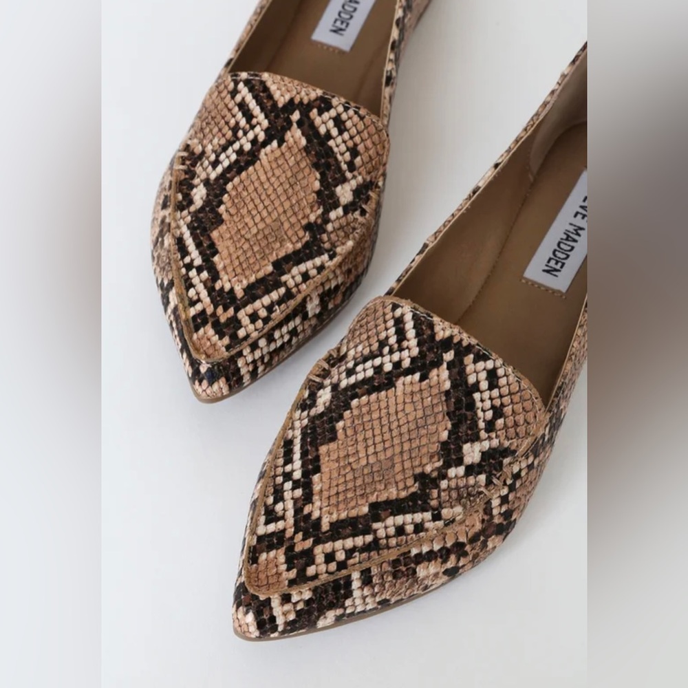 Steve Madden Point Toe Snake Skin Loafers - Size 6.5